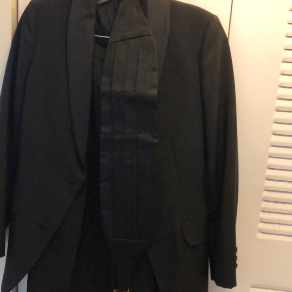 Vintage black women’s tuxedo with Cumberbund - Picture 2 of 13